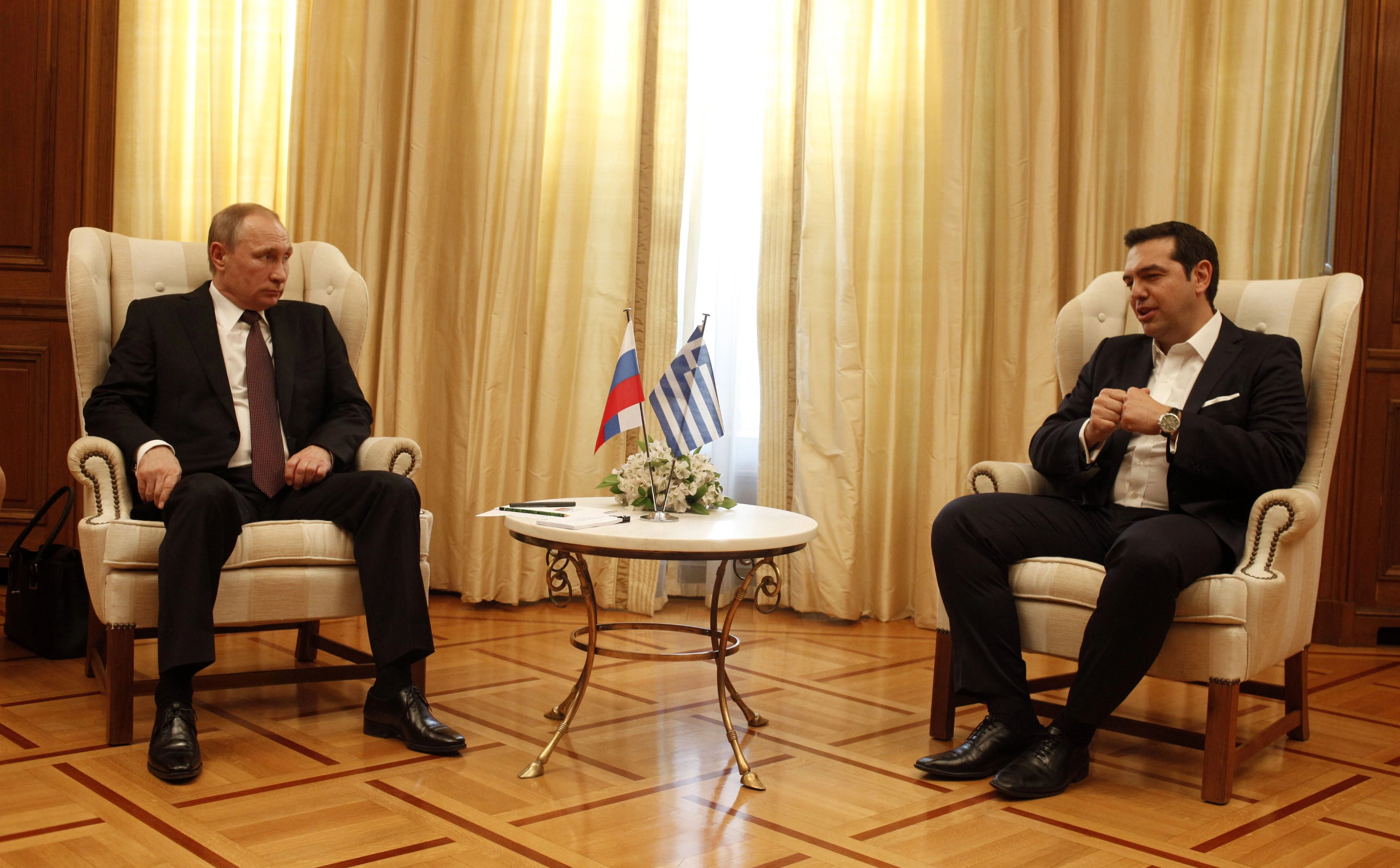 «Με εντολή Τσίπρα η απέλαση των Ρώσων διπλωματών» – Ανοίγουν στόματα για την Ελληνορωσική κρίση – «Φωτιές» πριν την επίσκεψη στη Μόσχα